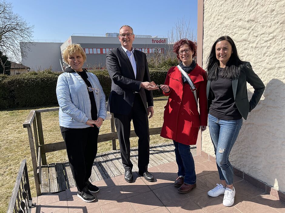 In the photo, from left: Caritas refugee counsellor Nadja Meissner, TroGroup CEO Norbert Schrüfer, manager Lisa Steinkogler and regional manager Veronika Zweimüller from Caritas Upper Austria's refugee aid. 